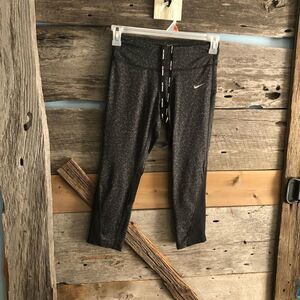NIKE Size Small Grey Dri-Fit Activewear Cropped Legging